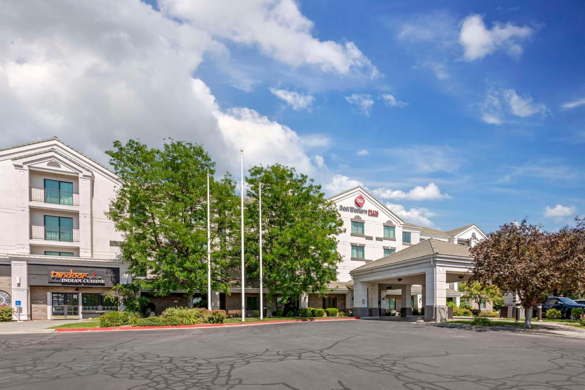 Best Western Plus Provo University Inn Bagian luar foto