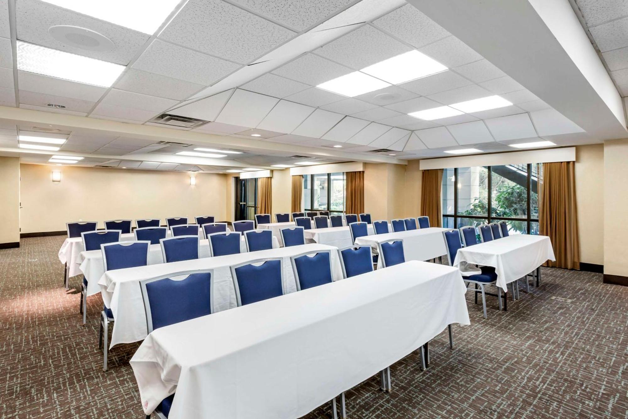 Best Western Plus Provo University Inn Bagian luar foto